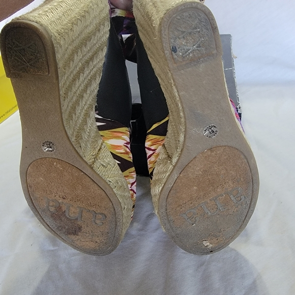 a.n.a. Wedge Heels - Picture 4 of 4